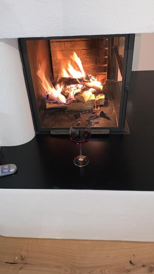 Renovated 3 Rooms Apartment In Ruschein Near Laax Bagian luar foto